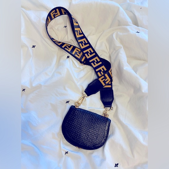 Fendi Woven Black Leather Bi Fold Wallet Crossbody - Picture 2 of 2